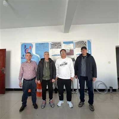 Benvingut els clients d'Uzbekistan per visitar la nostra fàbrica